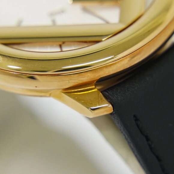 FENDI Runaway 71000M Gold Plated Leather Quartz Watch - Picture 2 of 16